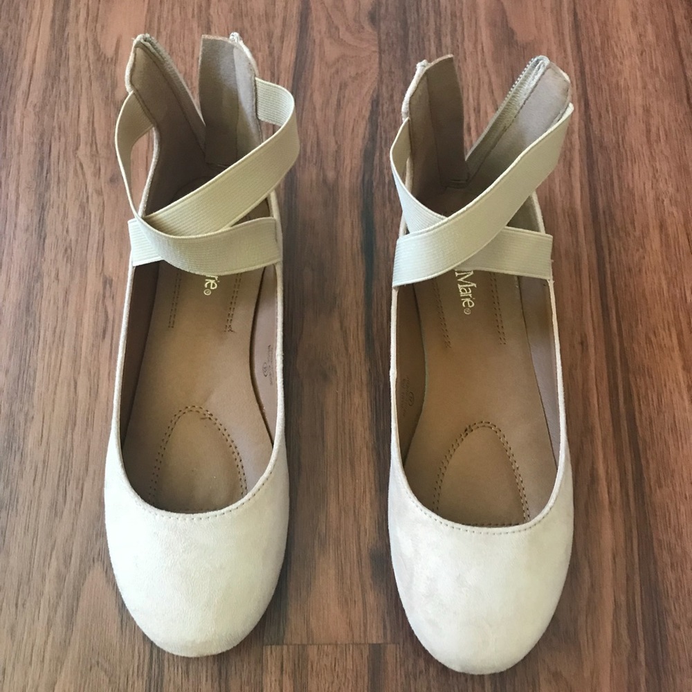 Women’s strap around ballet flats